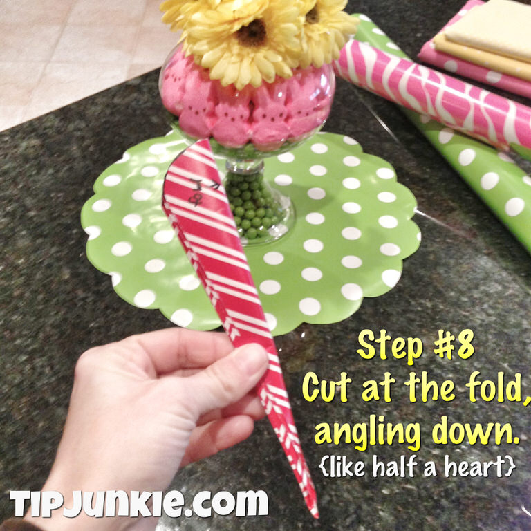 How To Make a Paper Scallop Place Mat Tip Junkie